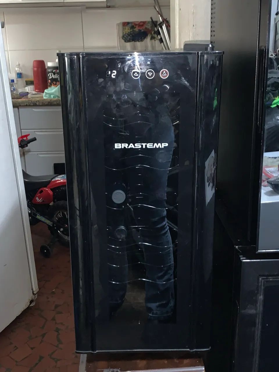 Adega Brastemp 12 garrafas 