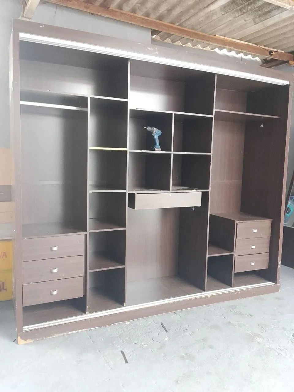 Vendo guarda roupa usado bem conservado entrega e montagem grátis  - Foto 2