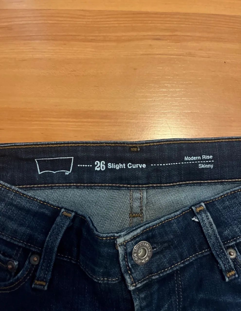 Calça jeans Levis skinny 26 - Foto 3