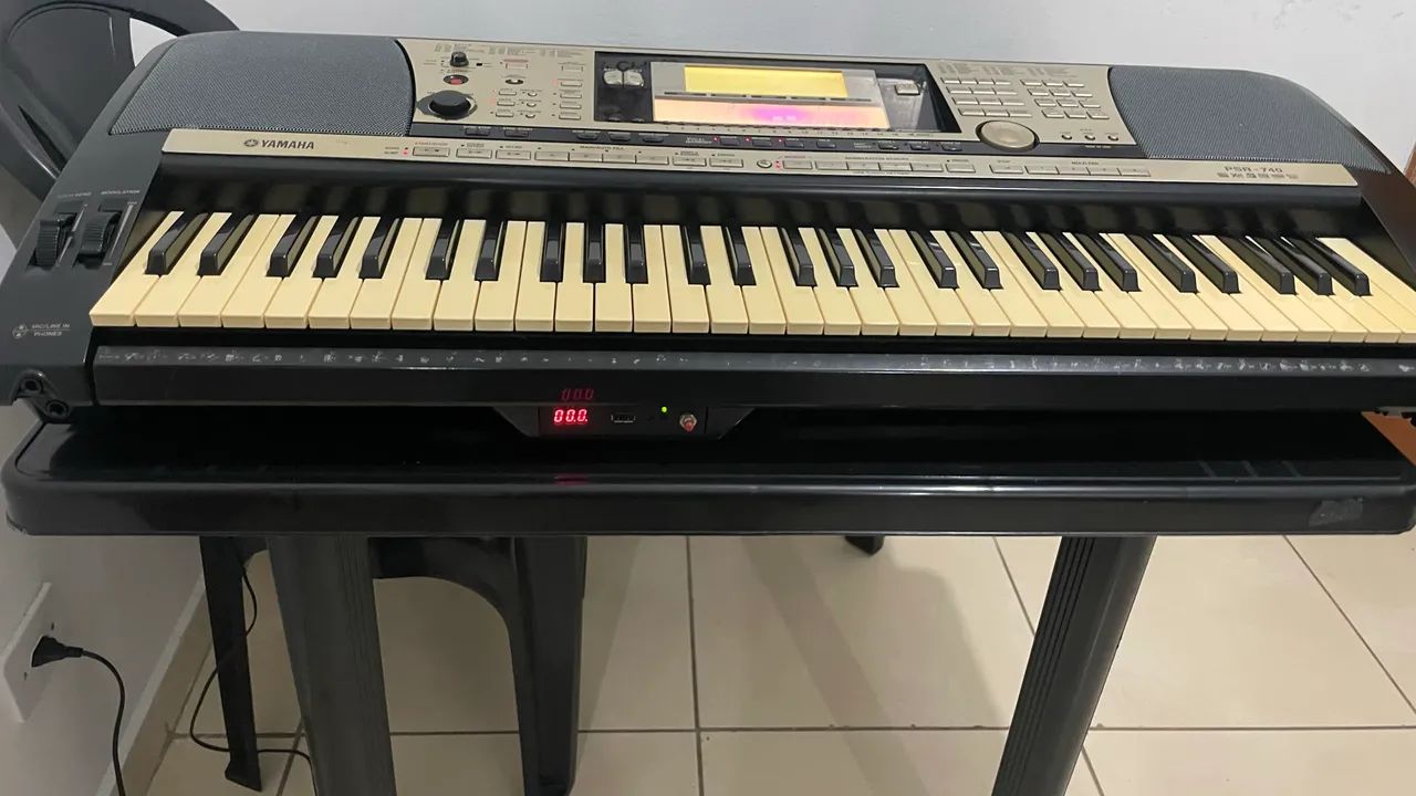 Teclado Yamaha PSR 740 - Foto 5