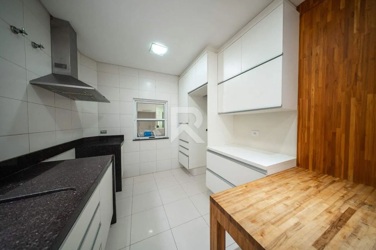 Casa com Amplo Jardim, Piscina e 4 Quartos para Locação, 316 m² - Jardim Social - Curitiba - Foto 16