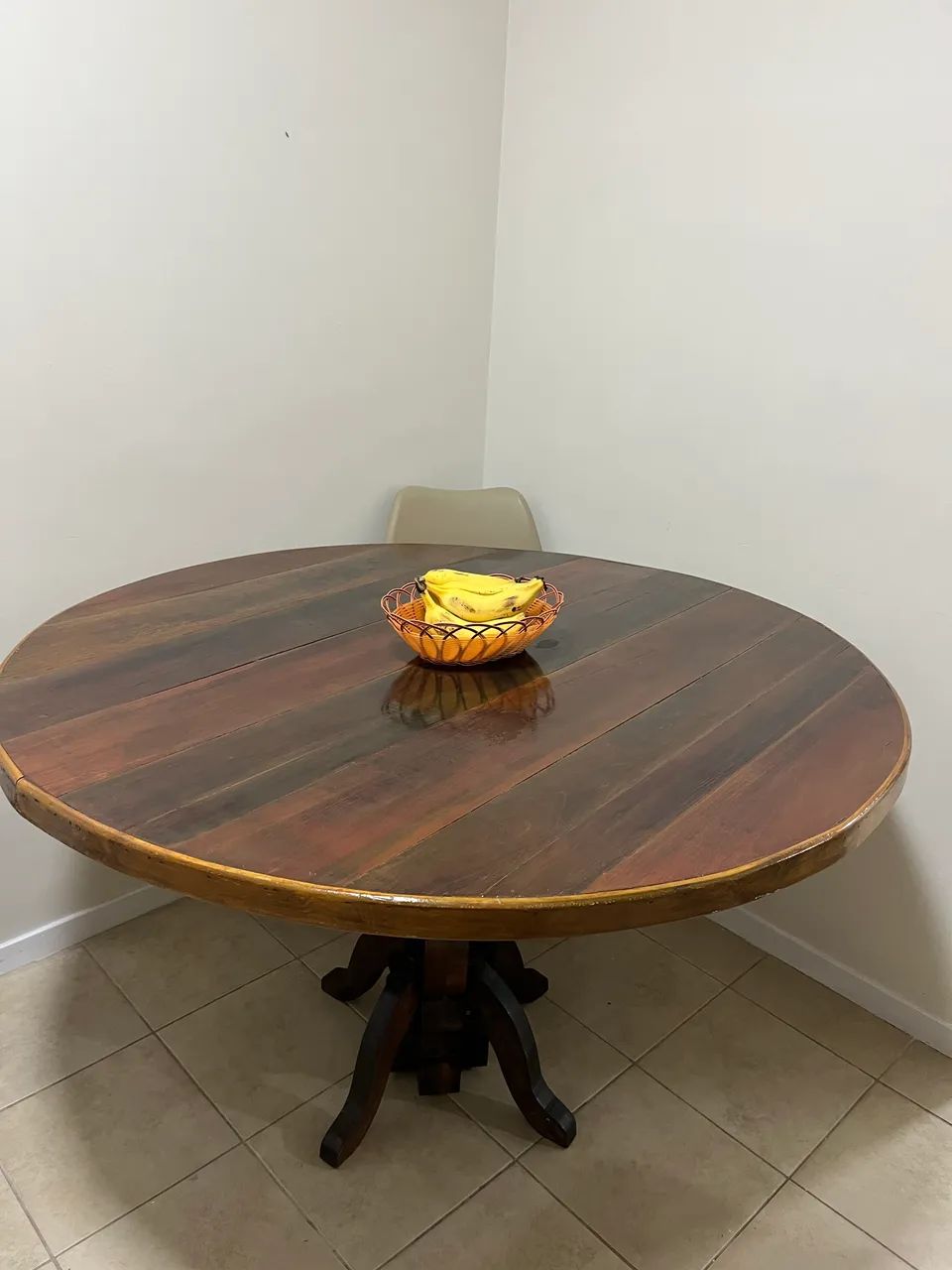 Mesa Redonda de Madeira Maciça
