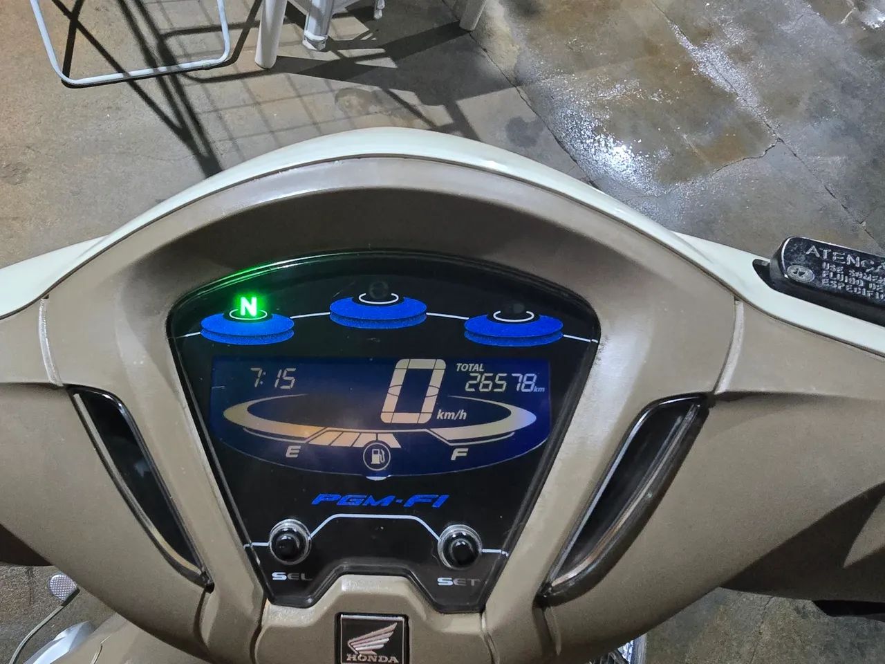 Honda Biz 125i Branco 17/18 - Foto 5