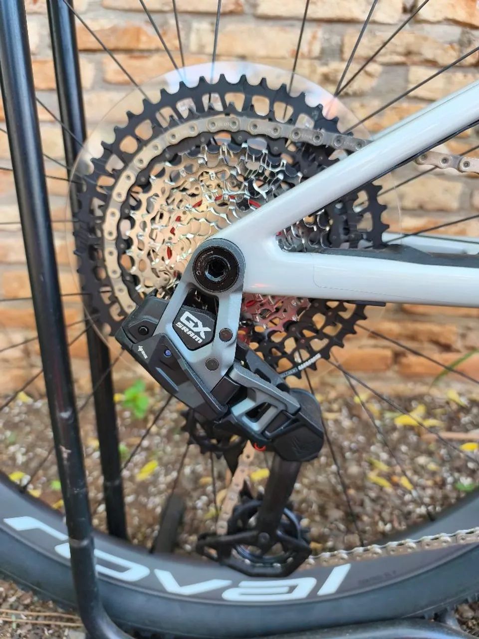 Bicicleta Nova Specialized Epic 8 Expert Tam. S/15 - Foto 5