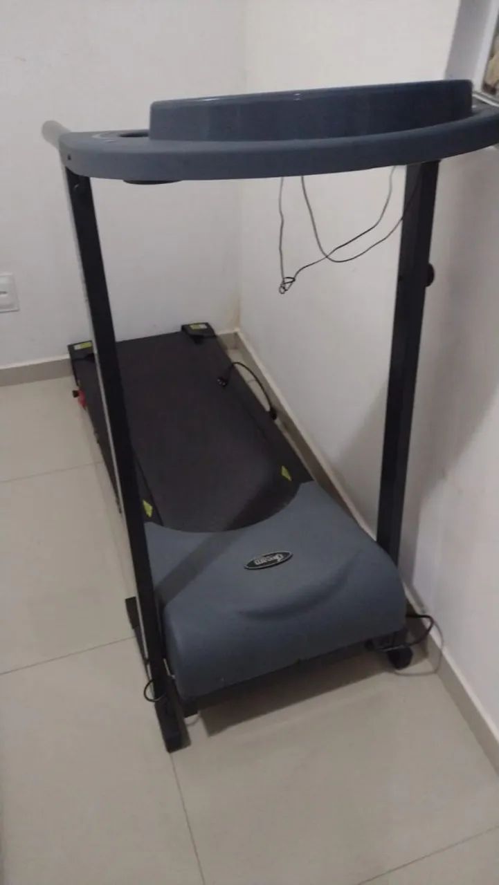 Vende-se uma esteira