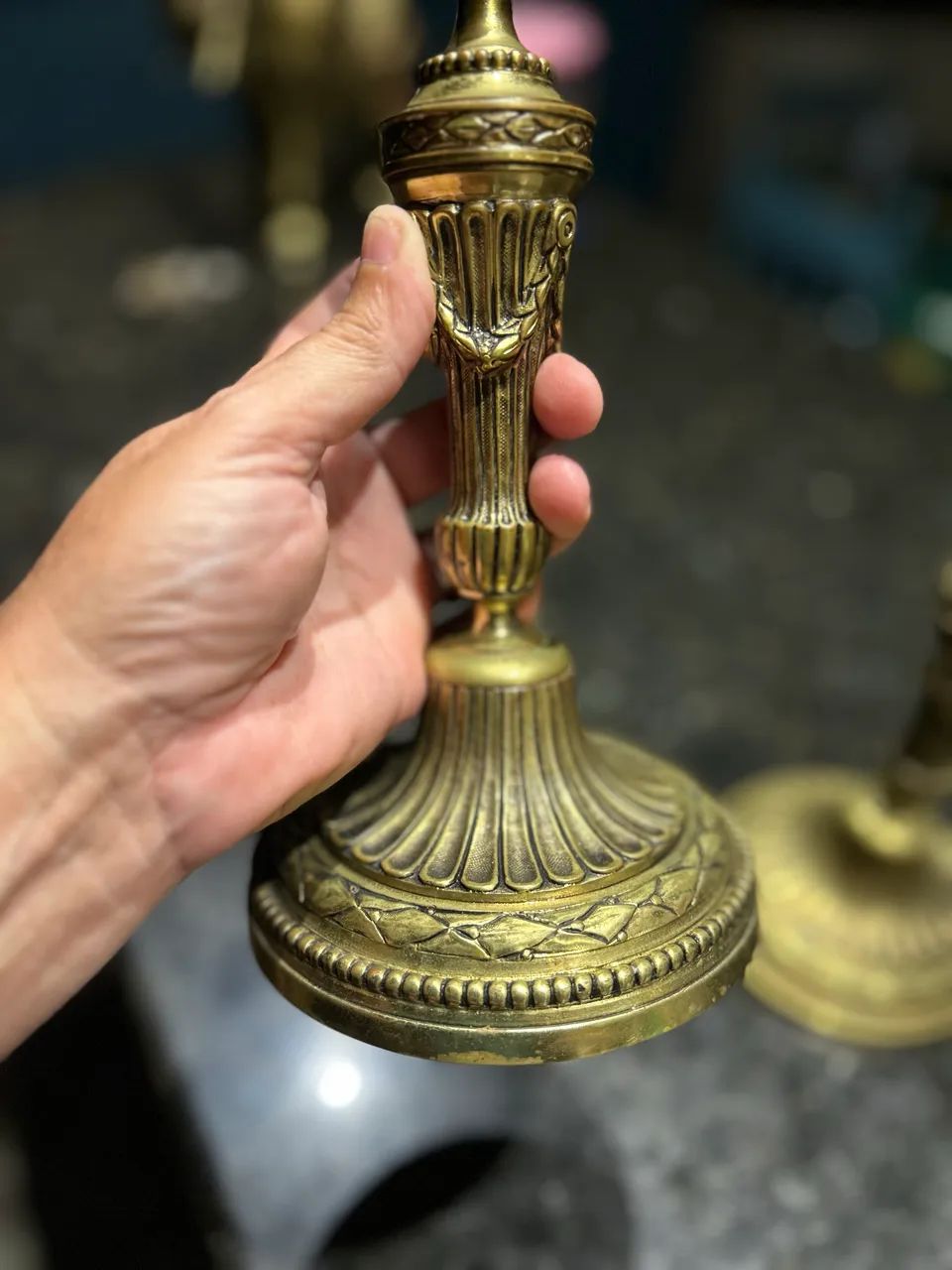 Par de castiçais de bronze estilo Luís XVI - Foto 3