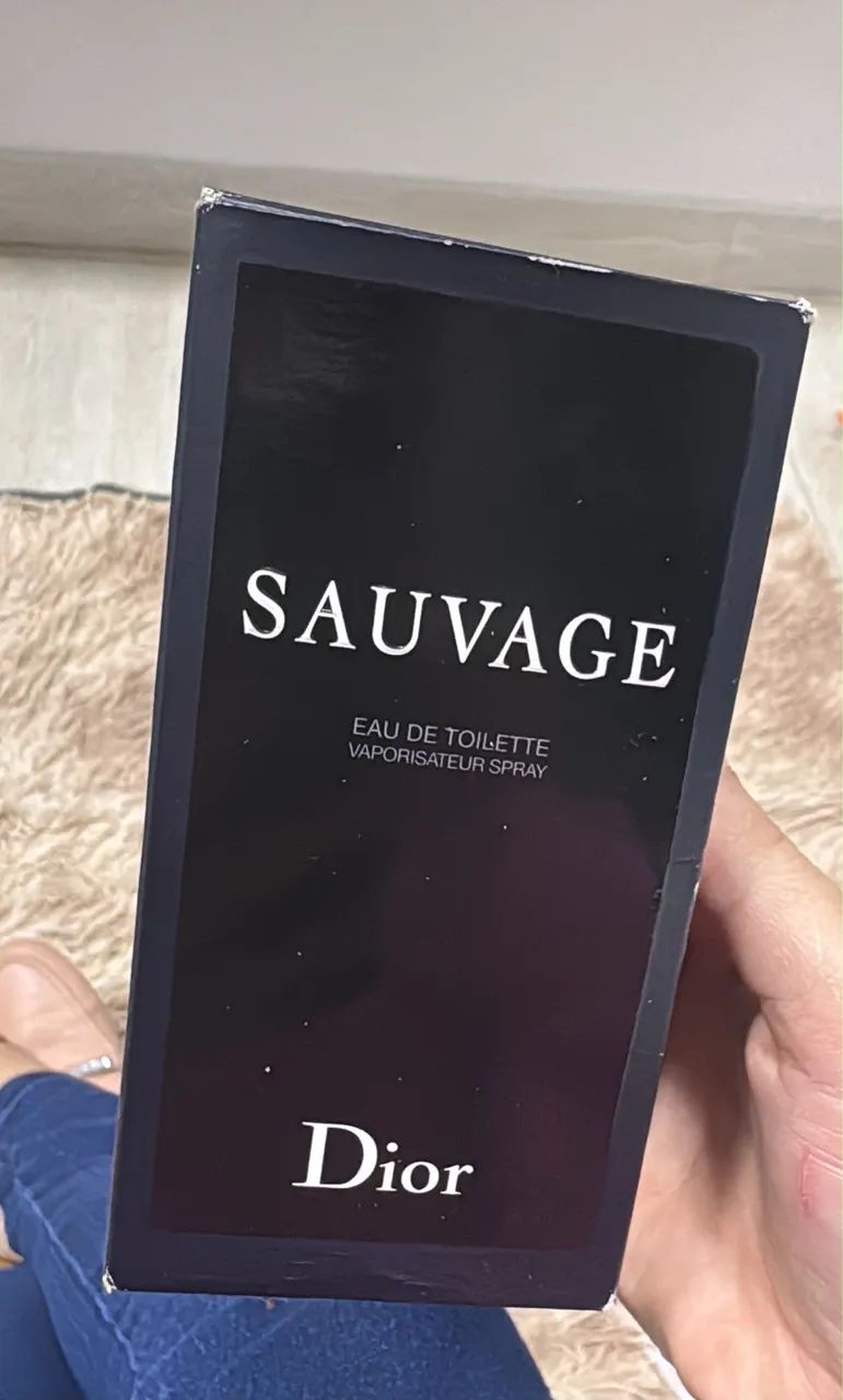 Dior Sauvage EDT na caixa  - Foto 2