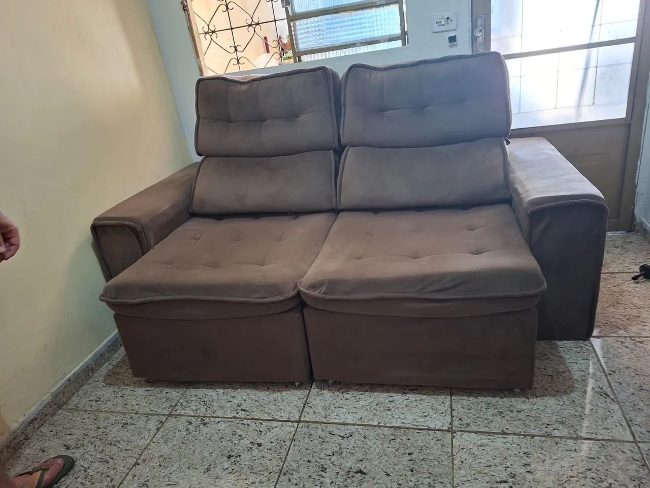Vende se conjunto de sofá retrátil 2 e 3 lugares,