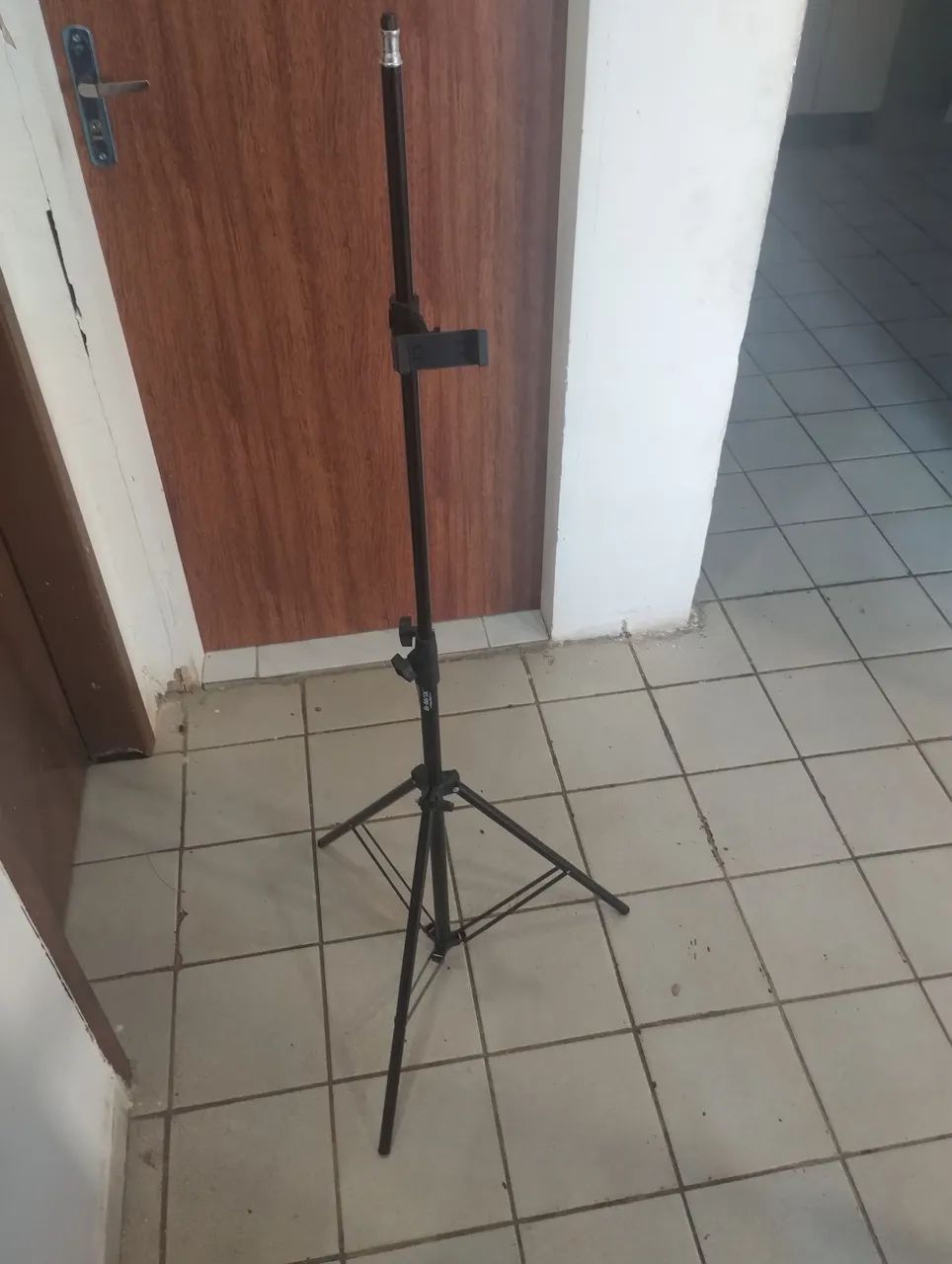 Tripé com suporte para celular  - Foto 6