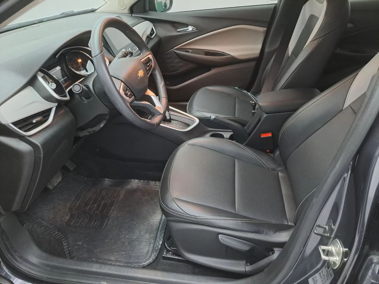 Chevrolet Onix Hatch Premier 1.0 12V TB Flex Aut. 4P, foto 16 de 18