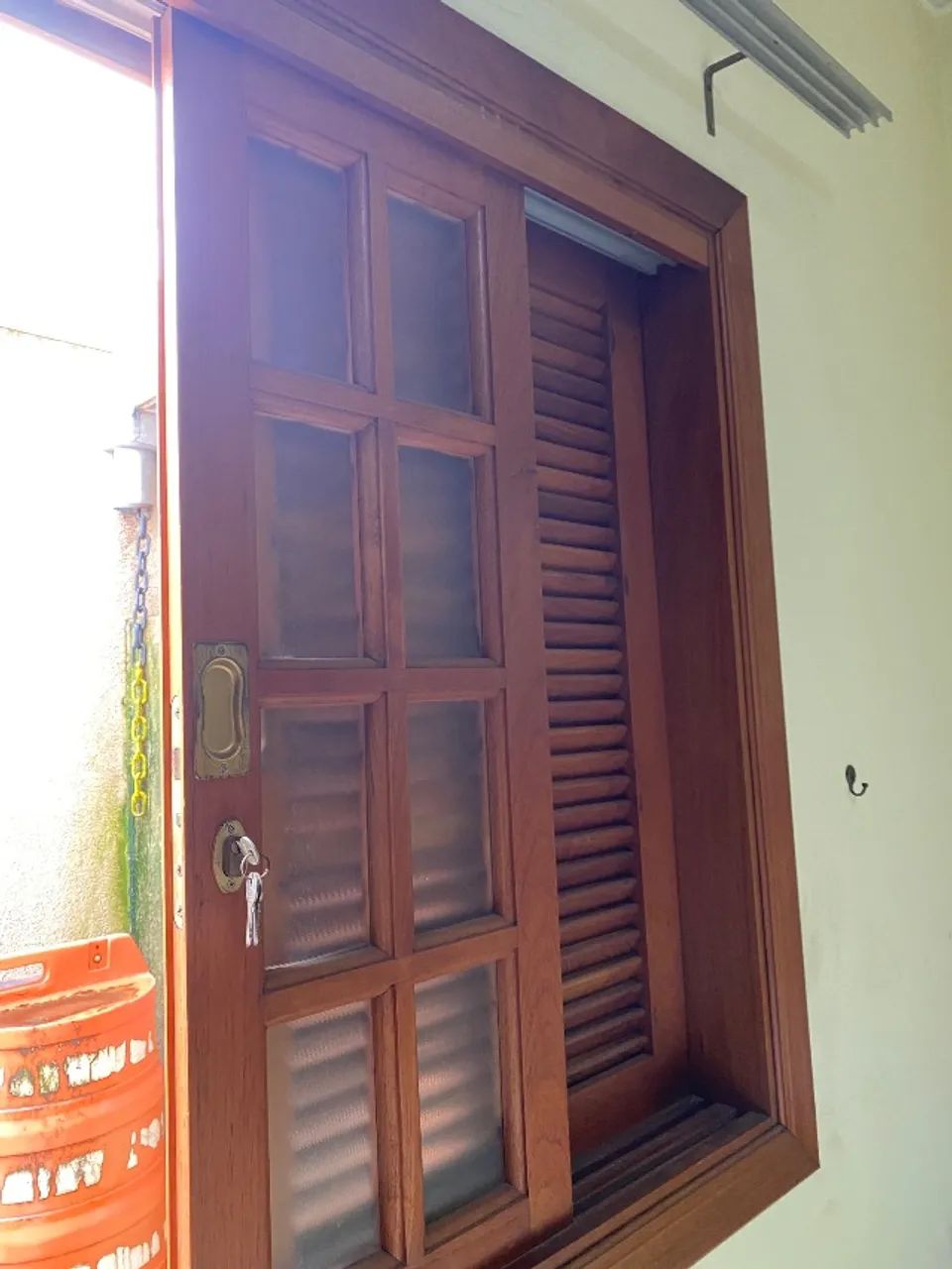 Janela madeira maciça 