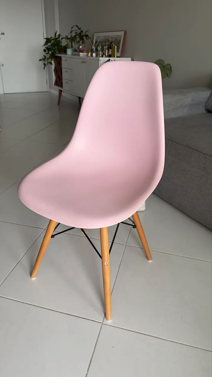 Cadeira Eames Eiffel - Rosa claro