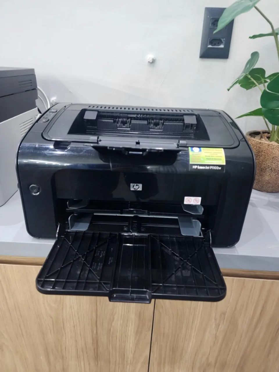 Impressora ? laser HP p1102w wireless 110v