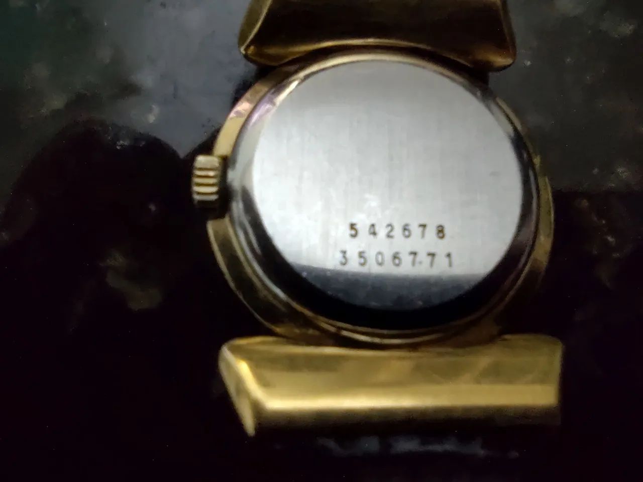 Universal Geneve Vintage Original / Importado / ouro 18 K