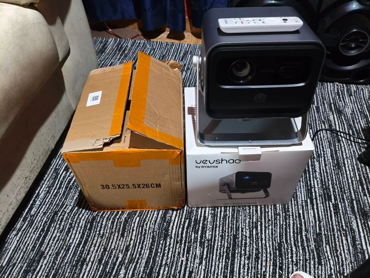 Projetor Byintec Veshua R80 DLP Full HD 4k HDR 3D  - Foto 6