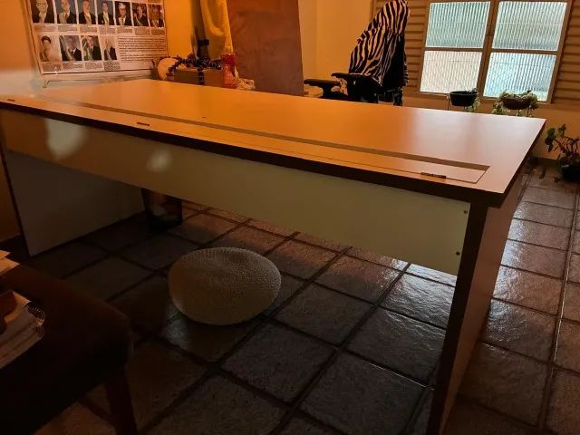 Mesa de escritório 200x85 com guarda fio - Foto 2