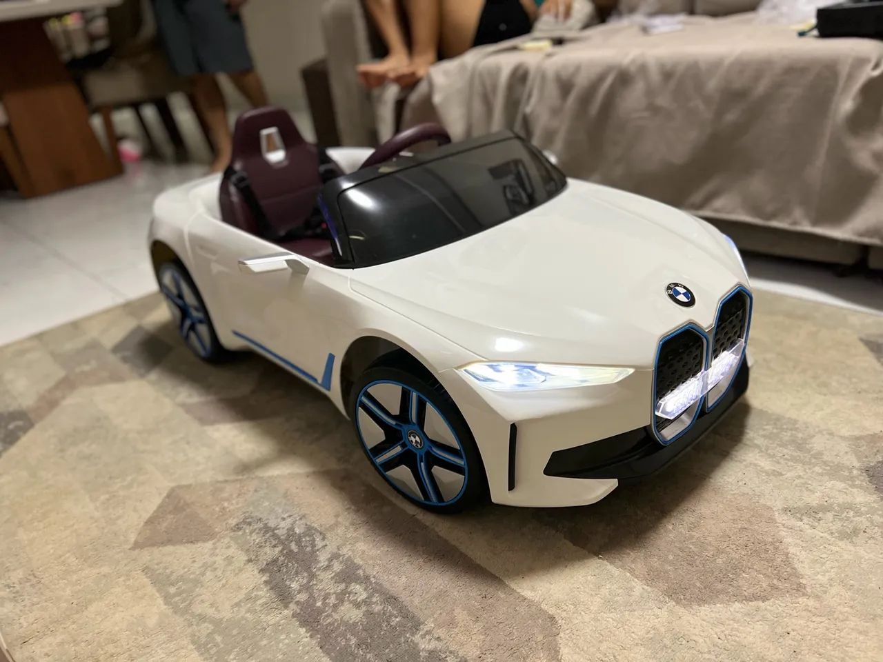 Carrinho elétrico infantil 
