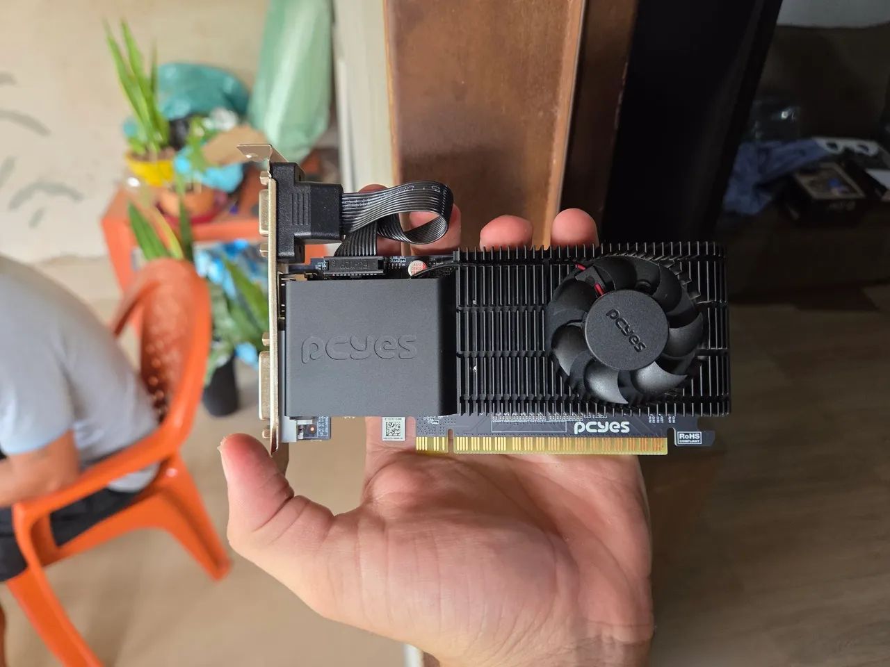 Placa de vídeo GT 210 - Foto 2
