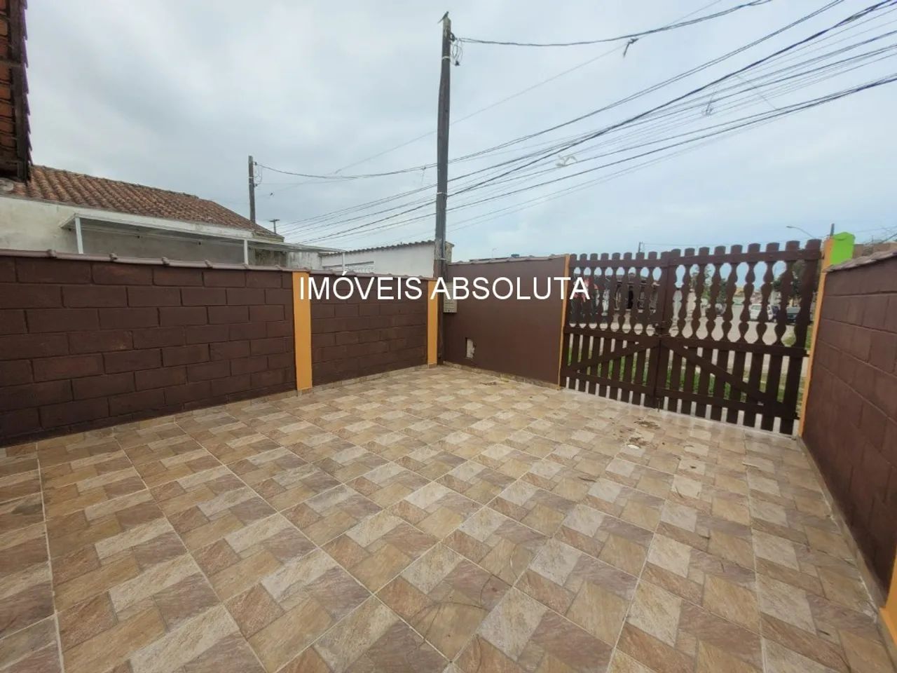 OPORTUNIDADE: CASA COM DOIS DORMITÓRIOS À VENDA EM ITANHAÉM - Foto 2
