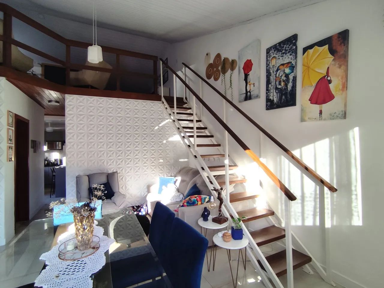 Casa térrea com 3 dormitórios 