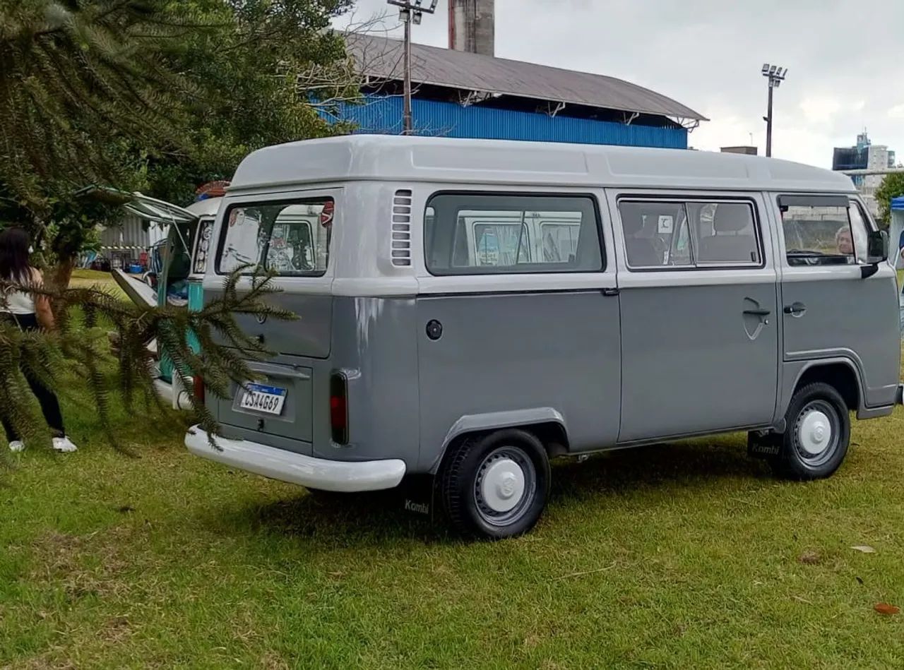 Volkswagen Kombi Standard/ Luxo/ Serie Prata 2000