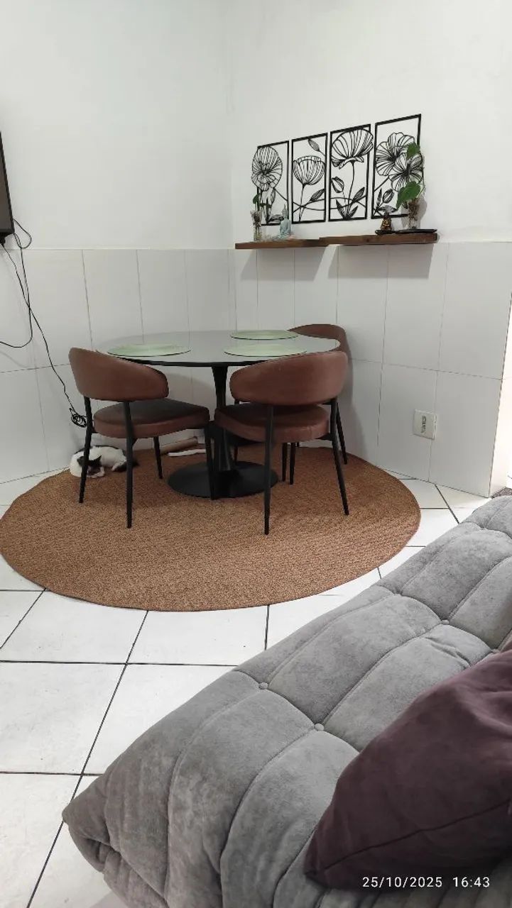 Mesa redonda estilo Saarinen64962185984643121