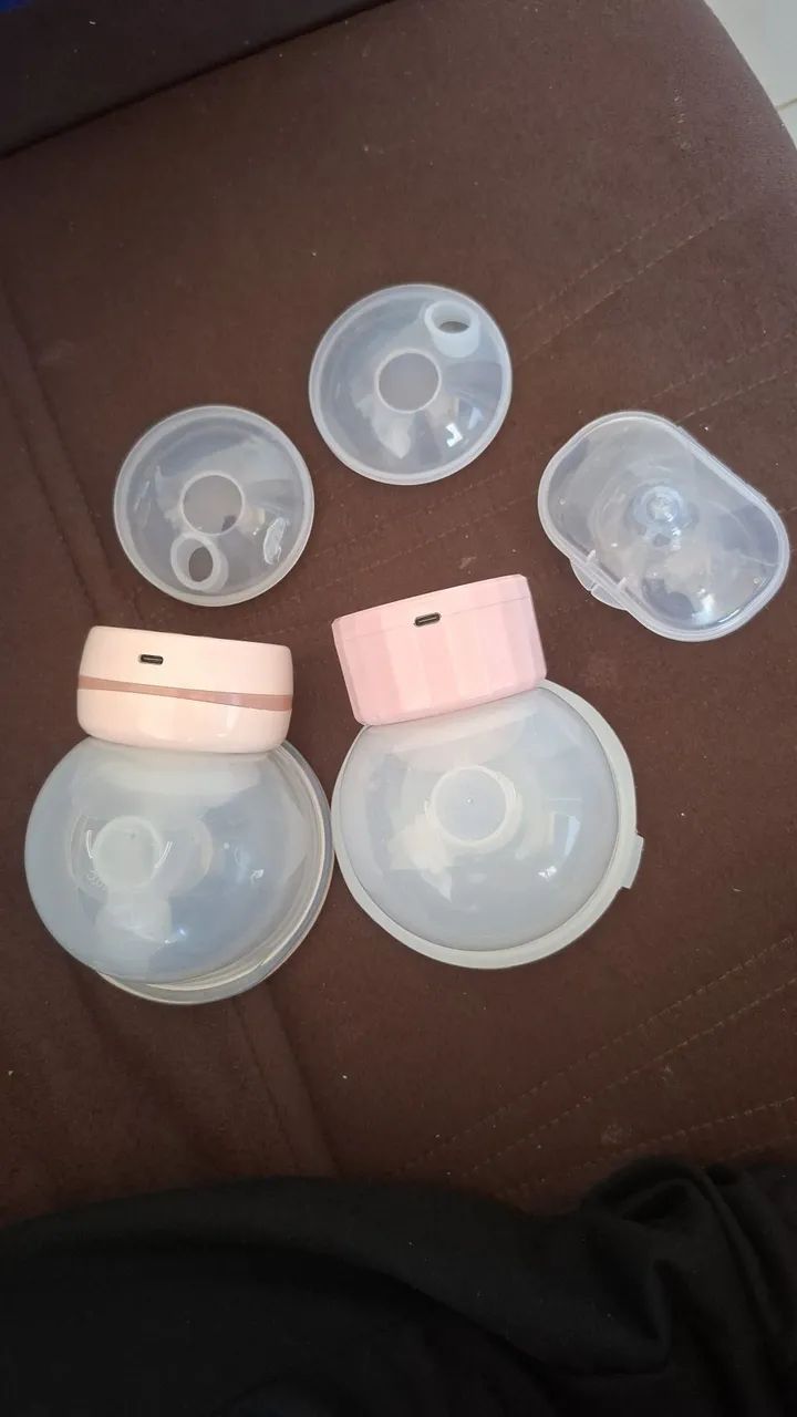 Kit 2 bombas extratoras de leite  sem as mãos + 2conchas coletoras+ bico de seio