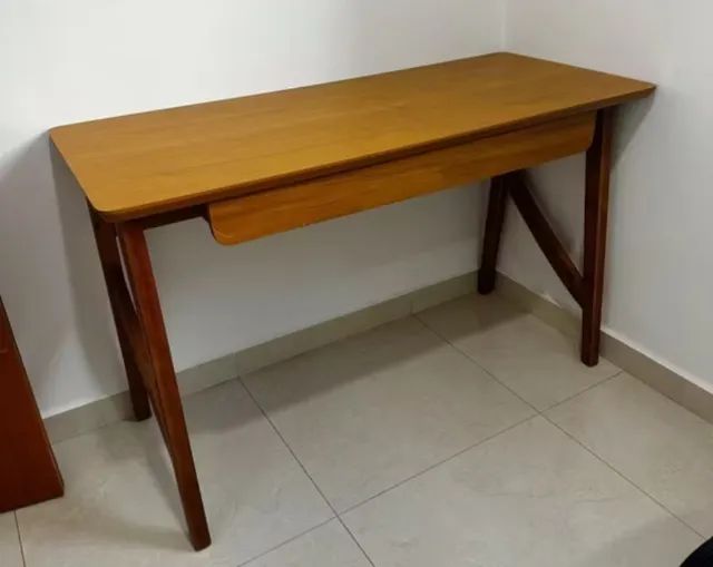 Vendo escrivaninha Taurus 