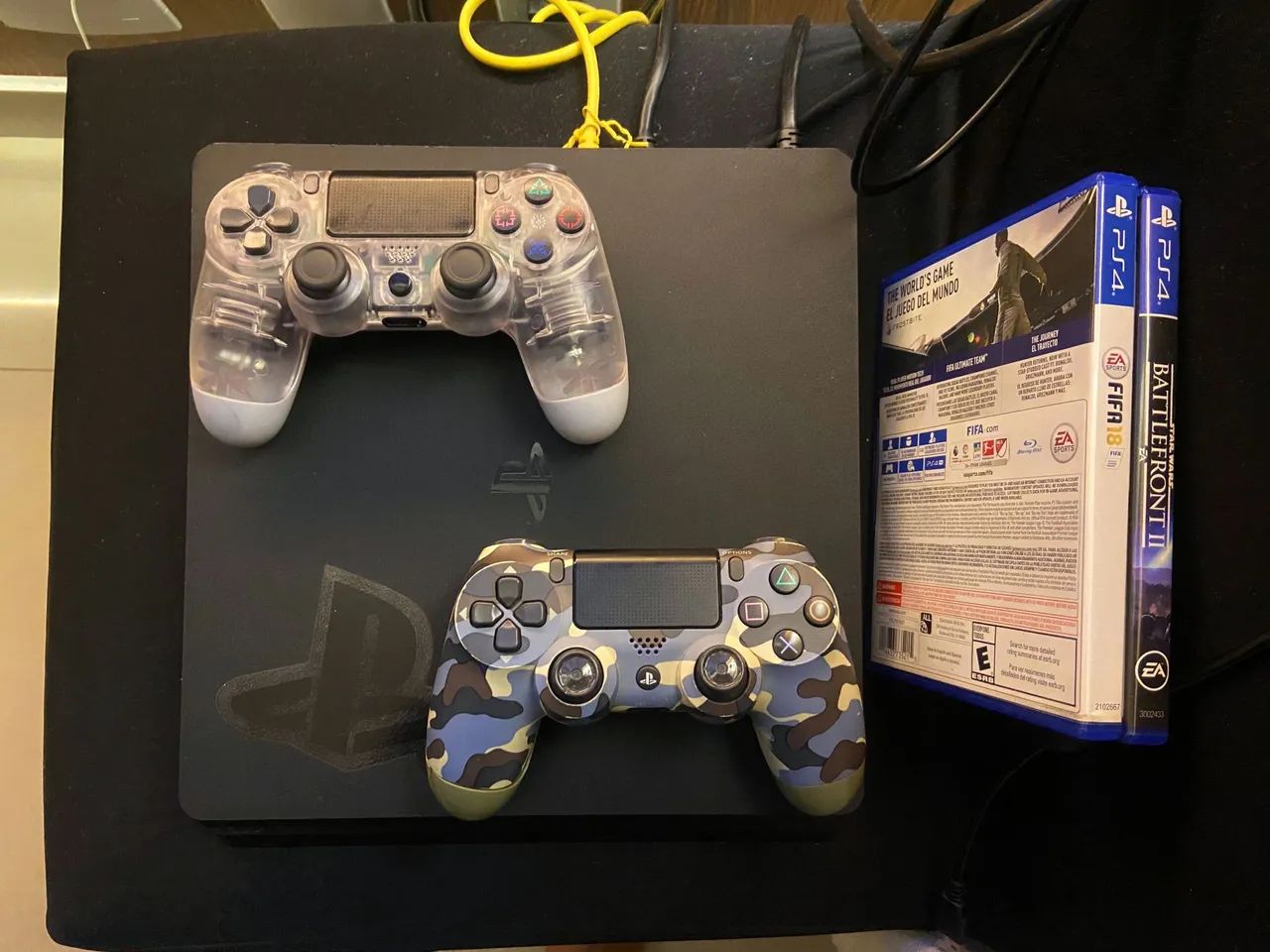 PS4 SLIM 1 TB 2 controles 