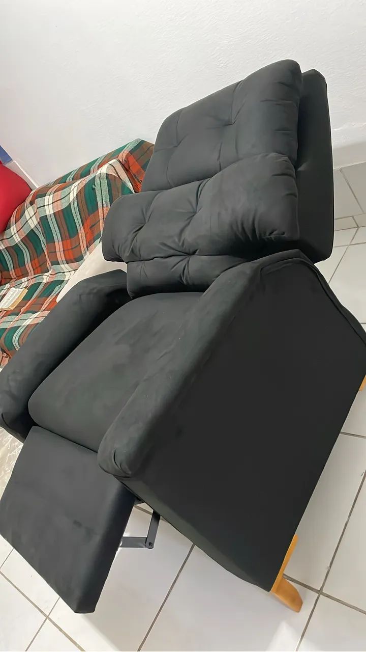 Poltrona reclinável , ideal para quem trabalha com cílios  - Foto 3
