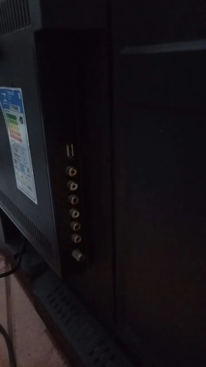VENDO TV 43 POLEGADAS COM URGENCIA. - Foto 3