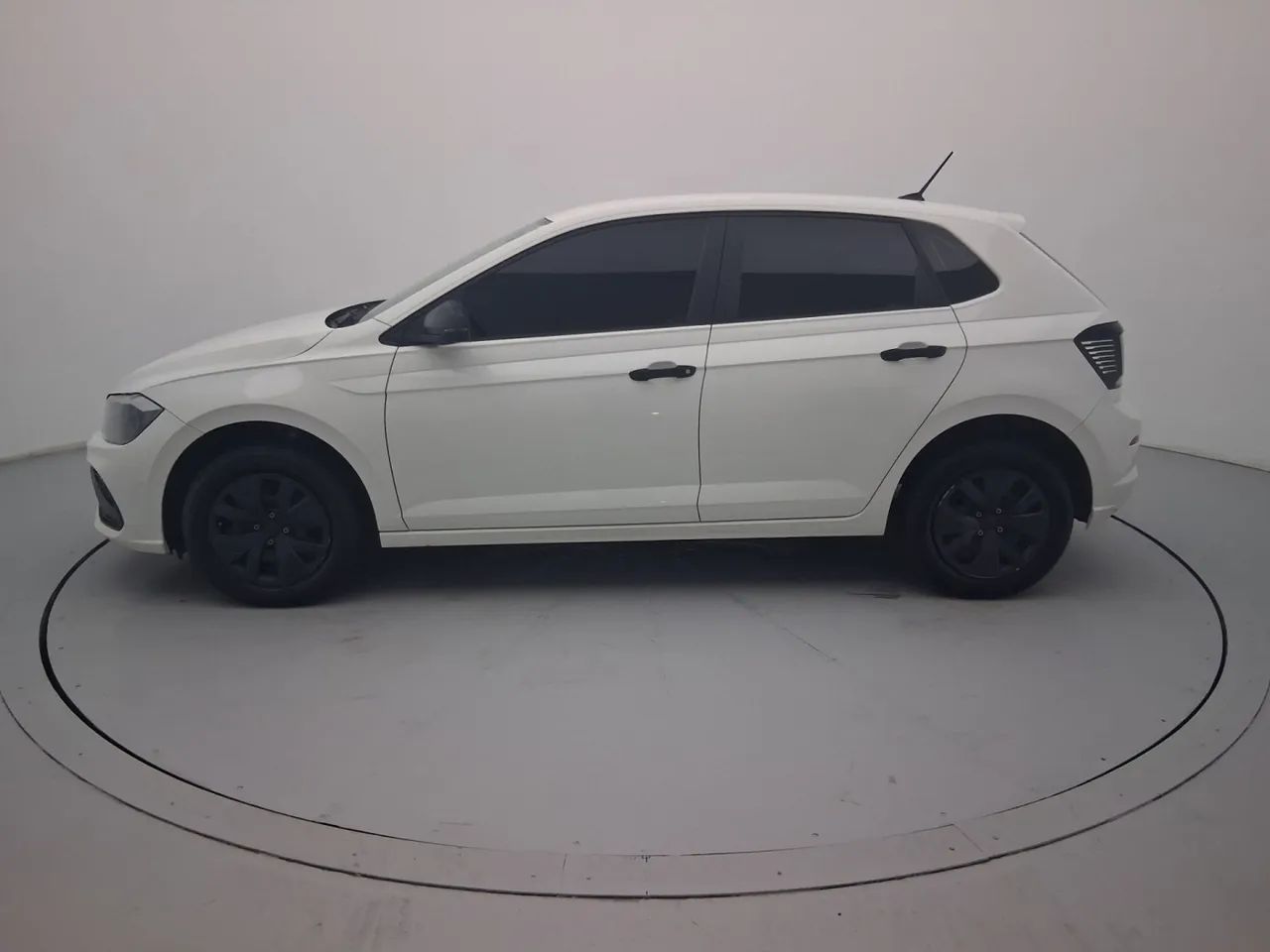 Volkswagen Polo Track 1.0 Flex 12V 5p, foto 2 de 18