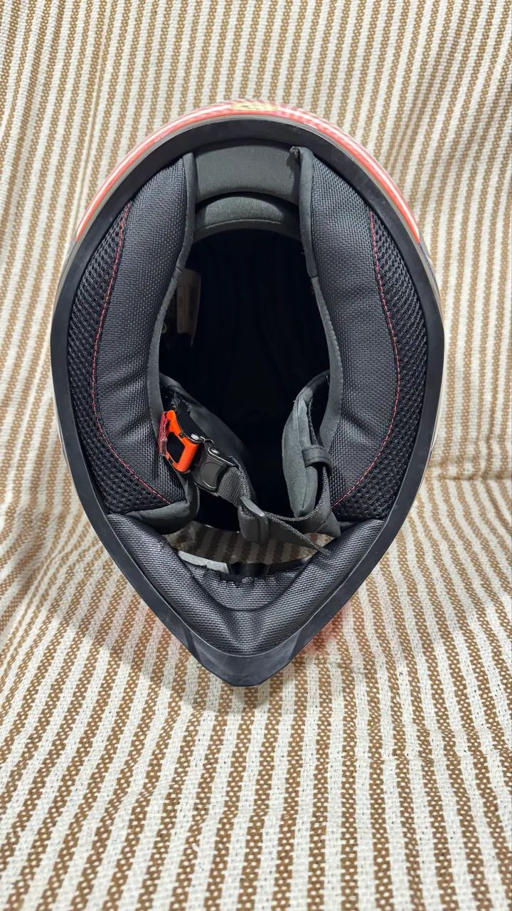 Capacete GP Tech edição limitada novinho c/ capa - Foto 5