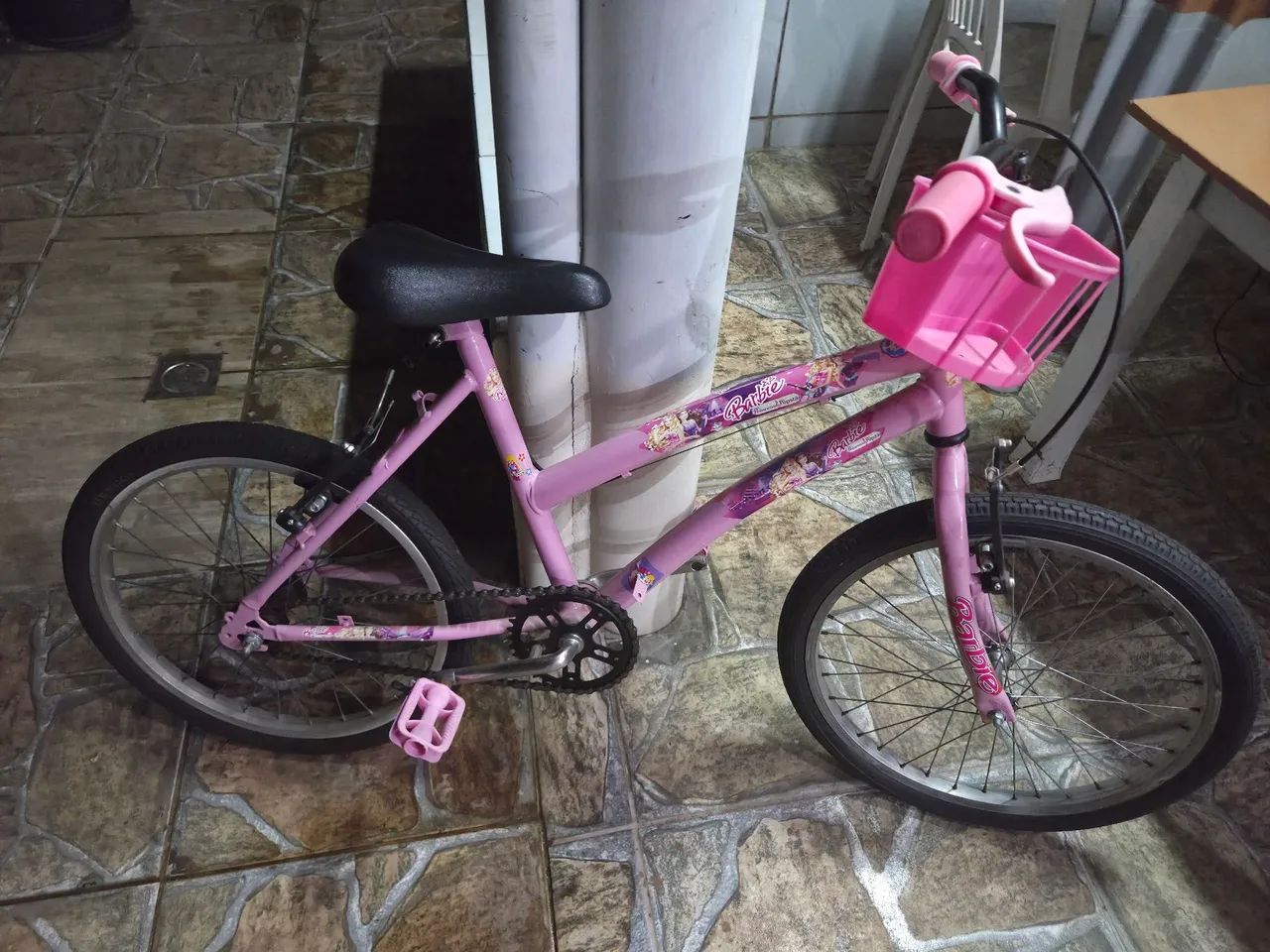 Bicicleta Aro 20 - Barbie - Foto 4