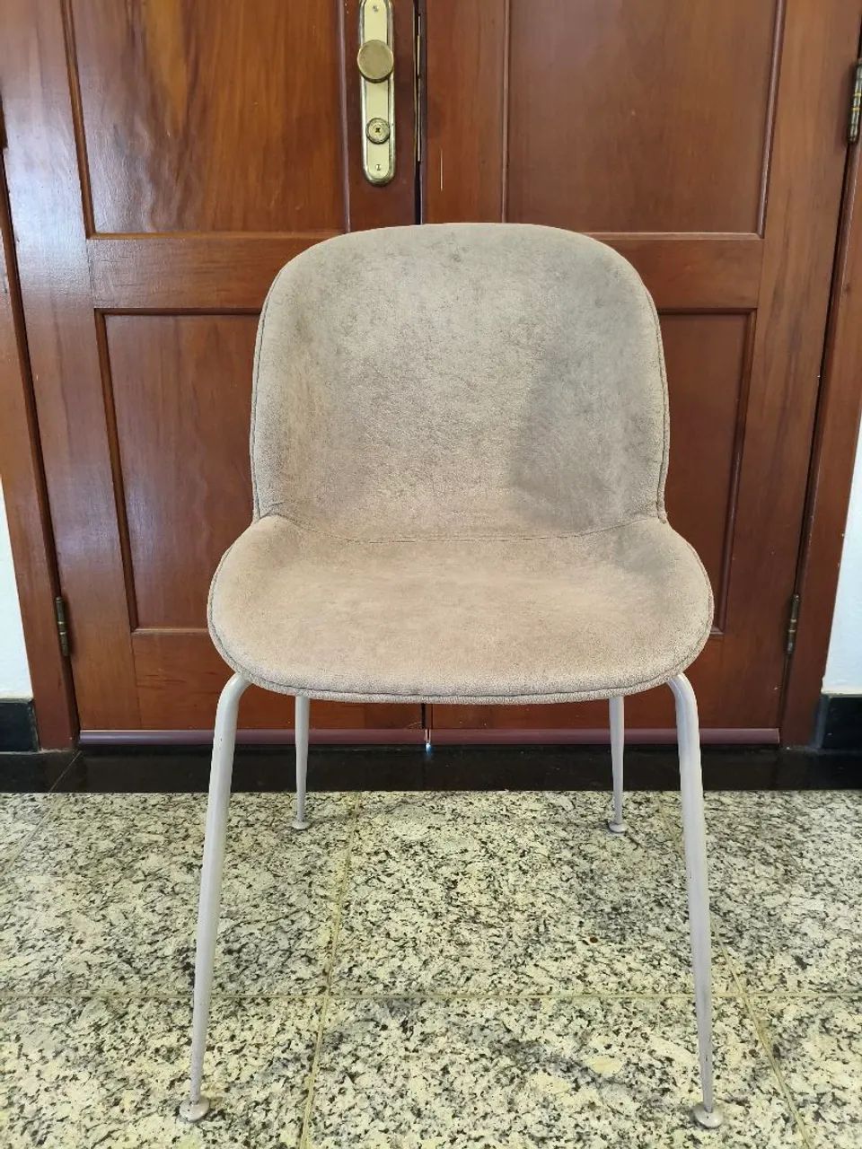 Par de cadeiras estofadas com pés metálicos - Foto 2