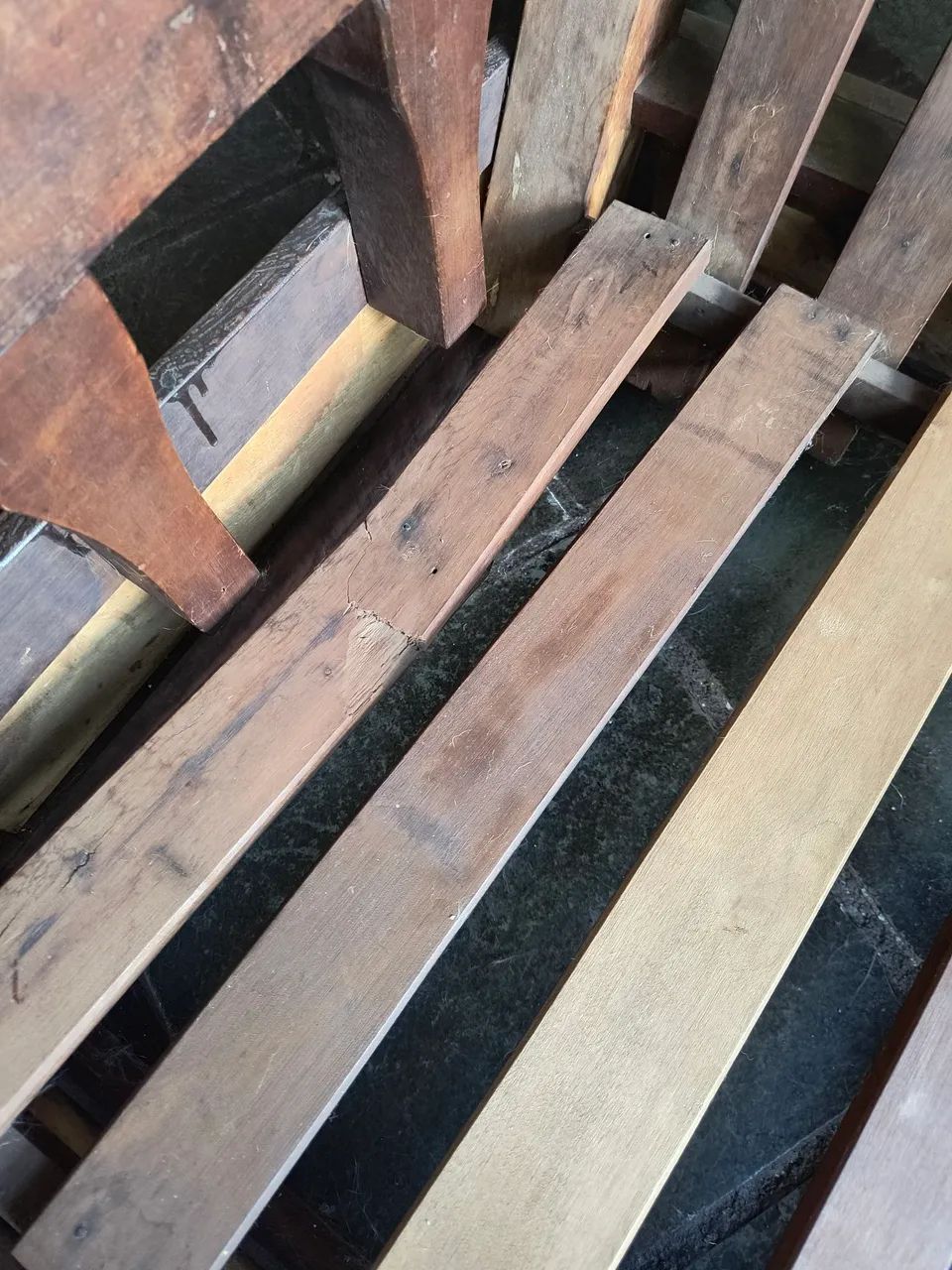 Sofá de madeira de lei65746288589569123