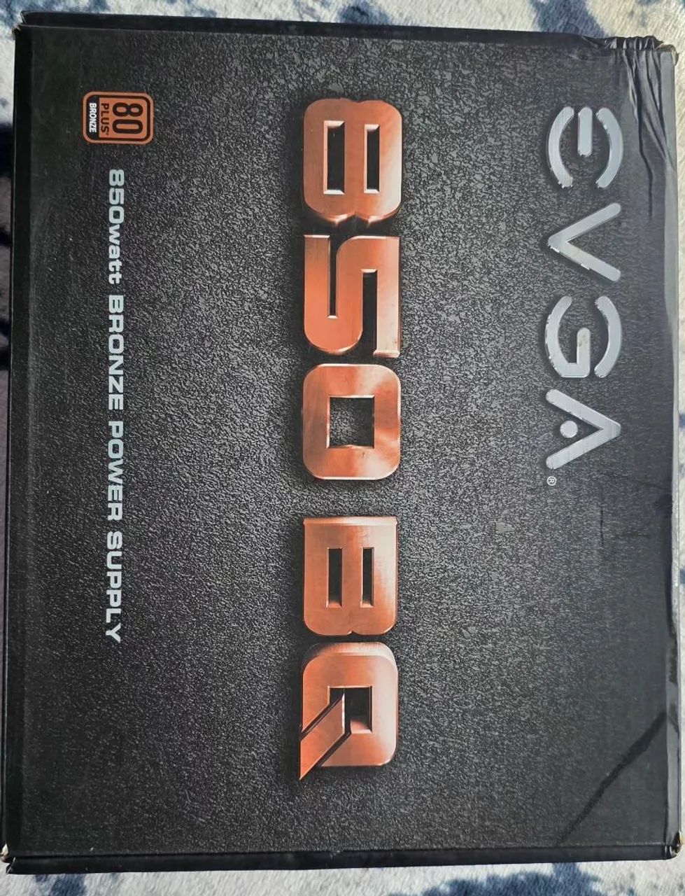 Fonte EVGA 850BQ em excelente estado de conservação.