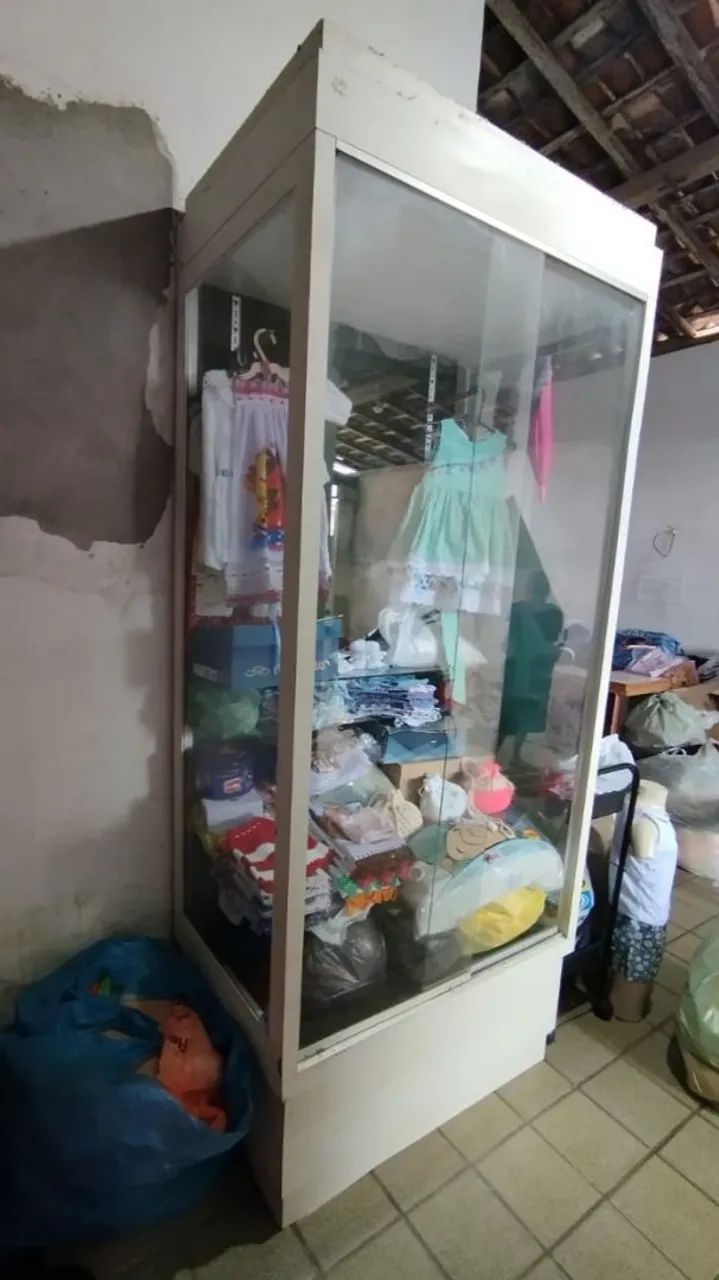 Vitrine revestida no vidro  - Foto 2