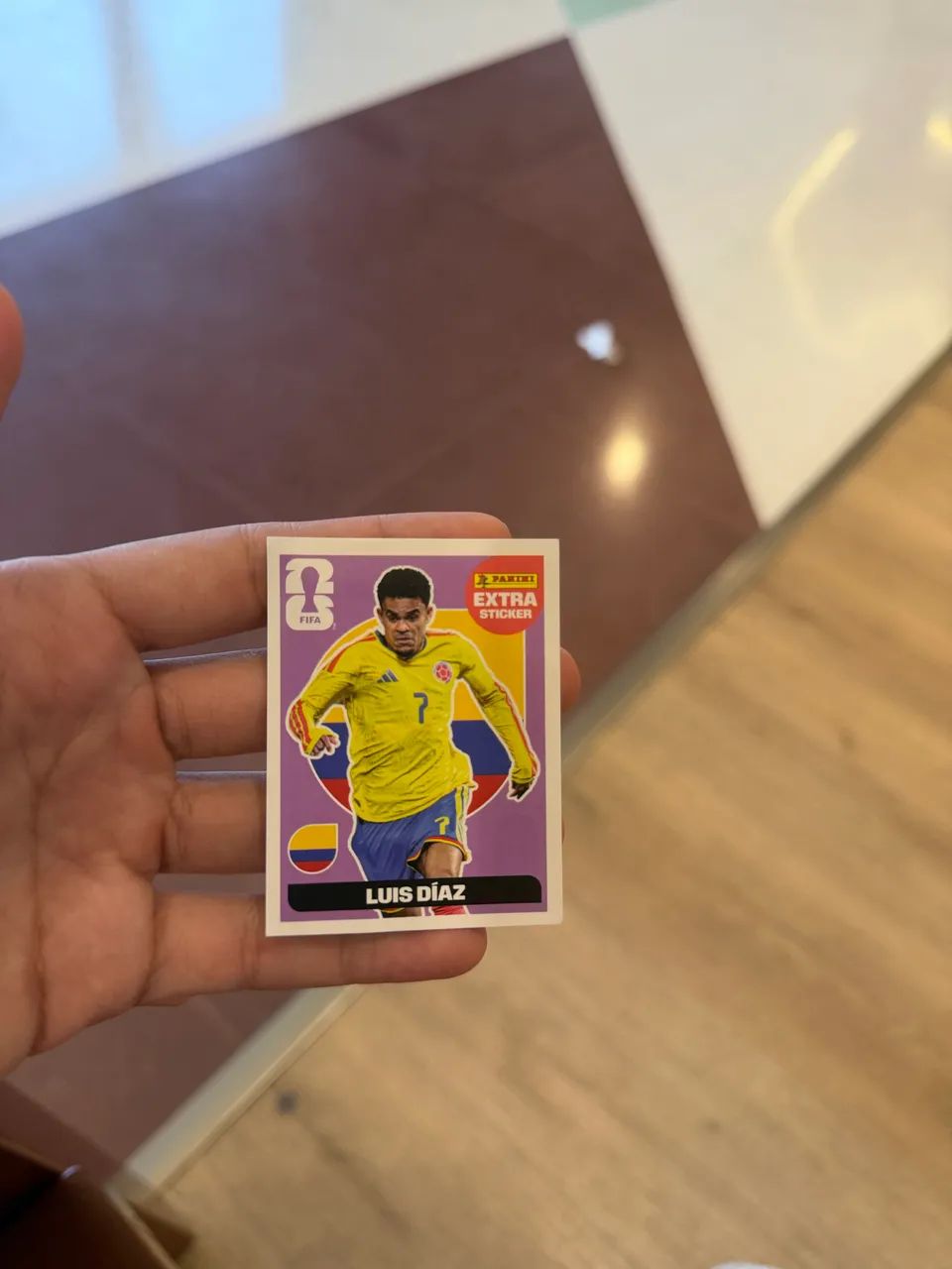 Figurinhas Extra Sticker Panini FIFA 2026 - Luís Díaz e Moisés Caicedo - Foto 2