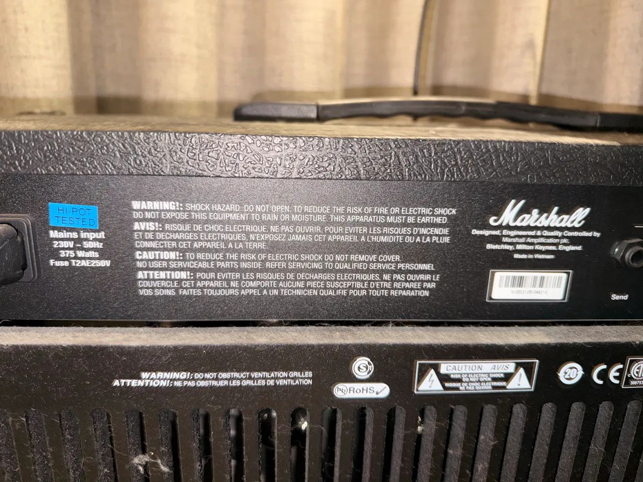 Amplificador Marshall Ma100c - Valvulado 100w 2x12  C/ Foot Preto 220v (Usado) - Foto 5