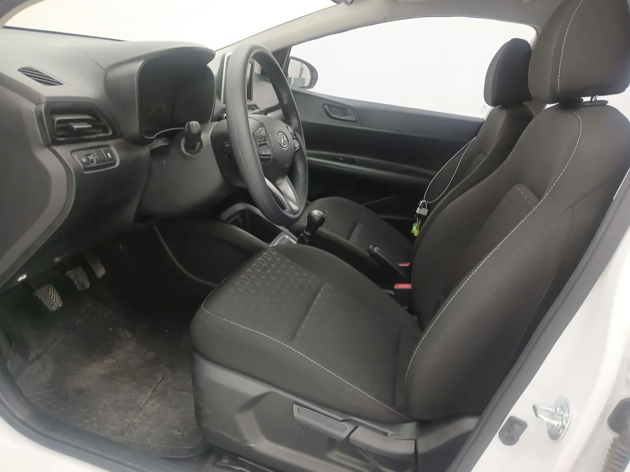 Hyundai HB20 Comfort 1.0 Flex 12V Mec., foto 16 de 18