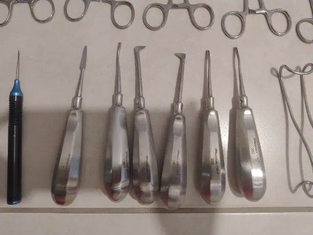 Caixa de cirurgia odontológica Completa - Semi novo - Foto 3