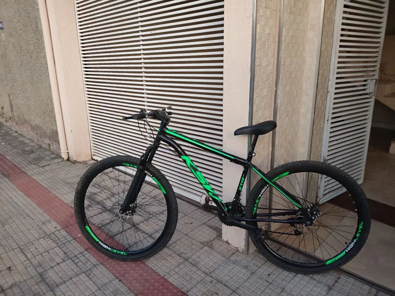 Bicicleta aro 29 semi nova - Foto 3