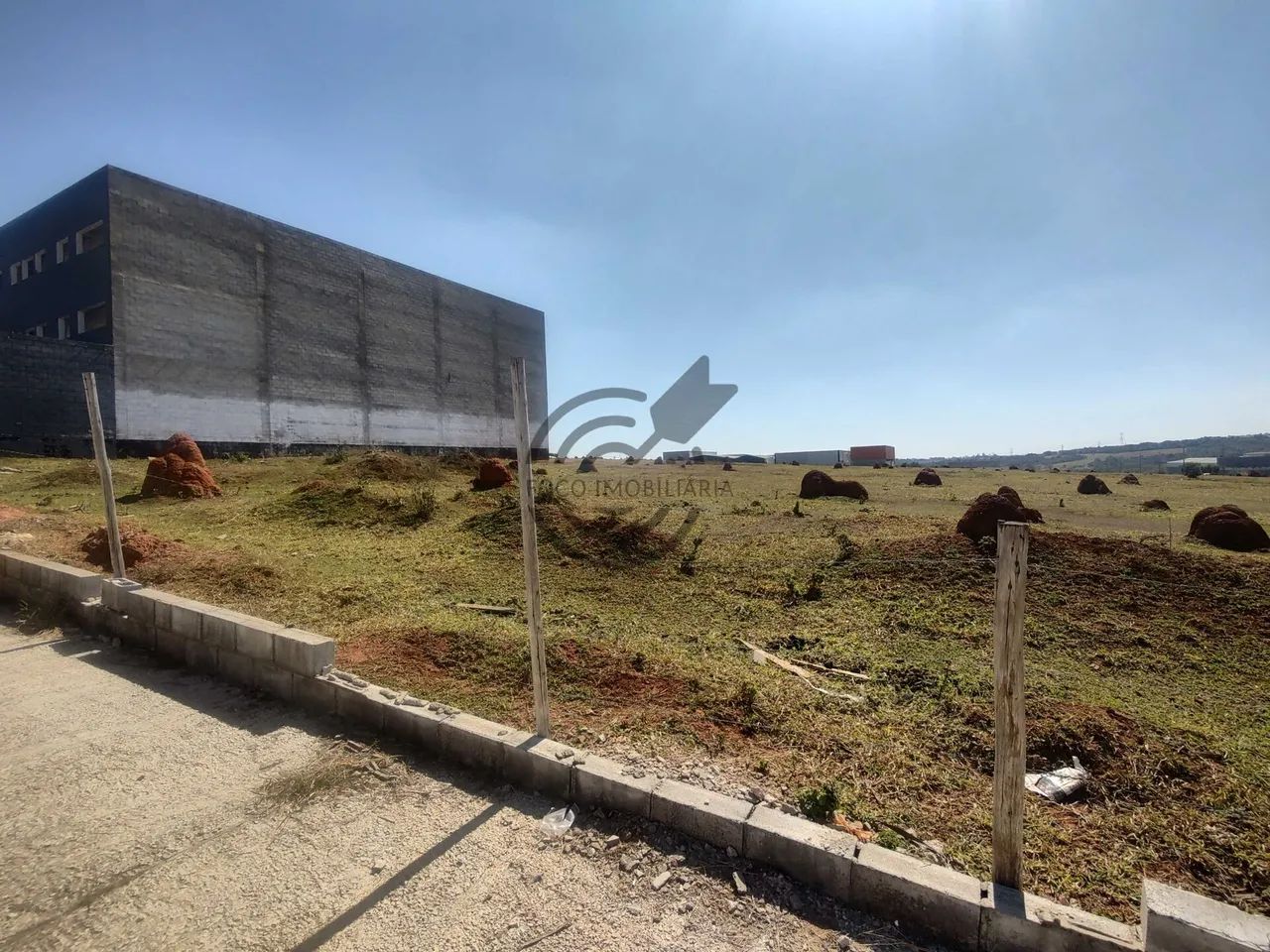 Terreno Industrial em Loteamento aberto parte financiada 1.120m2, saldo com loteador - Foto 4