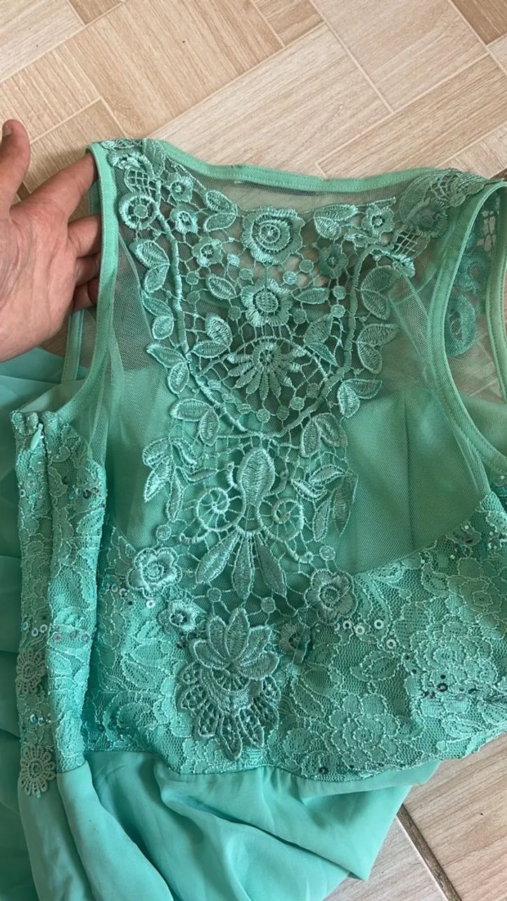 Vestido de tule e renda bordada - Foto 3
