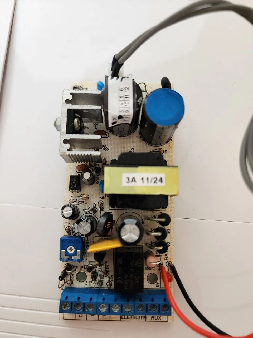 Fonte Temporizada Para Eletroímã E Bateria 12v - Usada - Foto 2