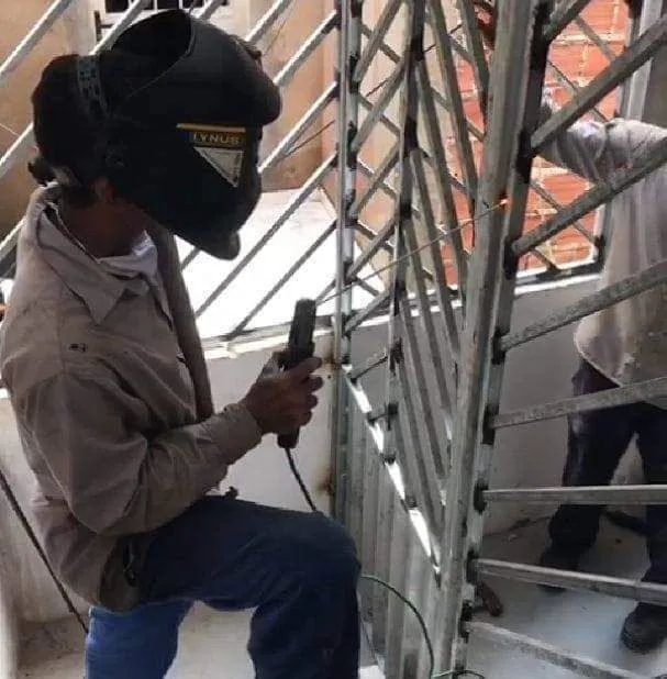 Serralheiro disponível 