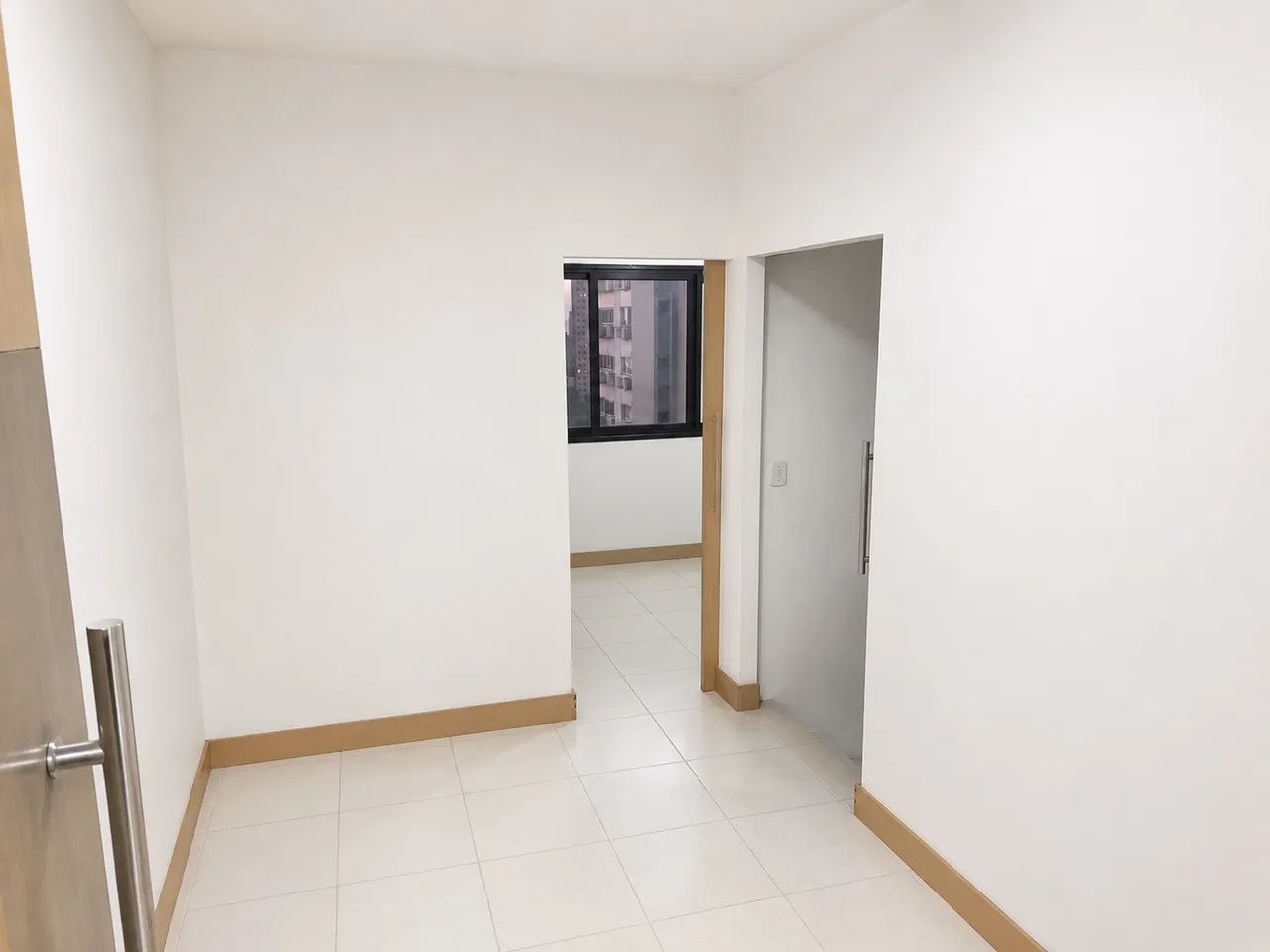 ALUGO SALA COMERCIAL - URBE OFFICE - BATISTA CAMPOS