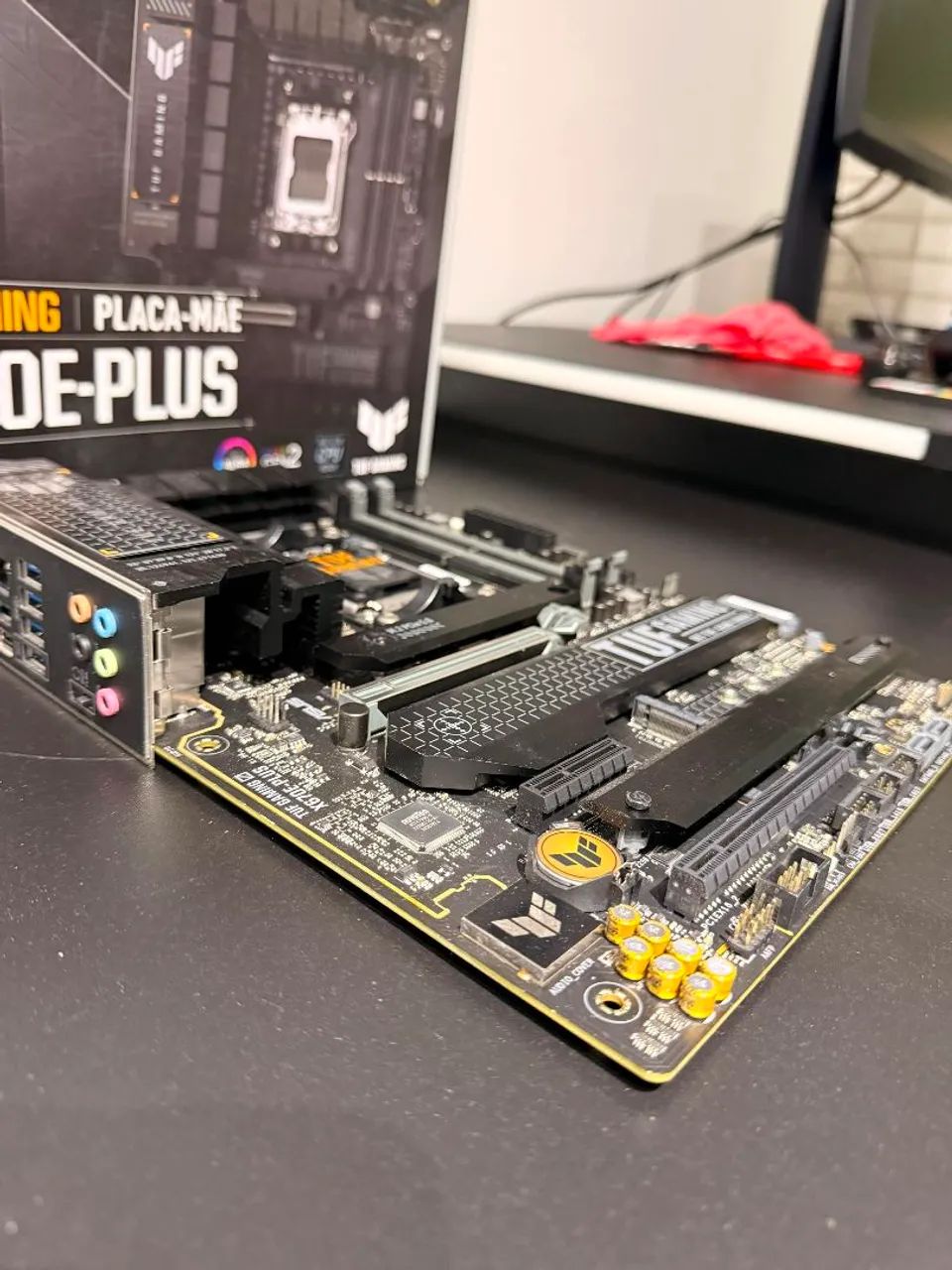 PLACA MÃE AM5 - TUF GAMING X670E-PLUS ARGB - SOCKET AM5 - Foto 4