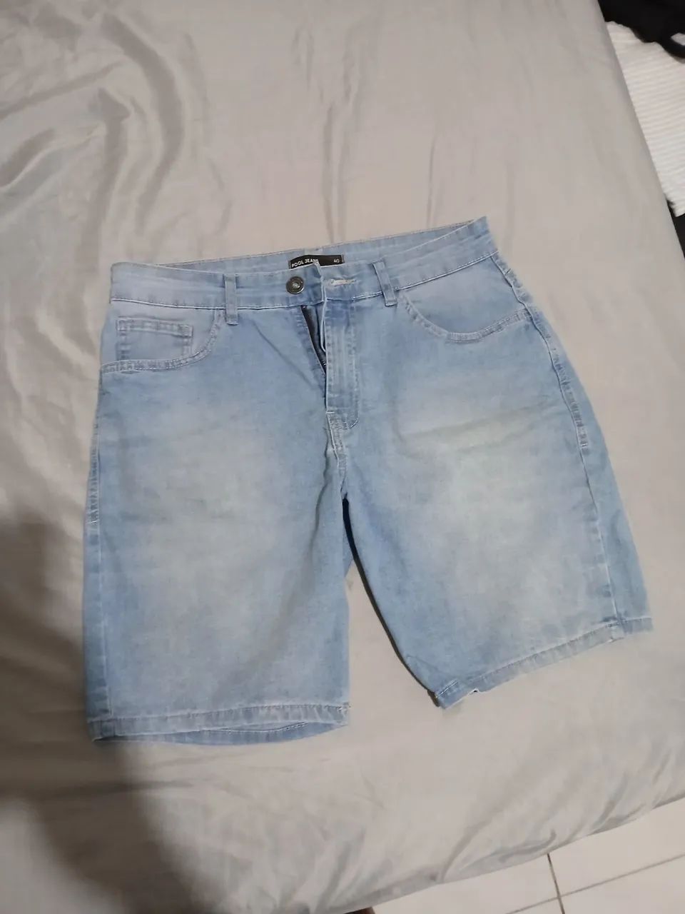 Bermudas jeans masculinas usadas - Foto 3